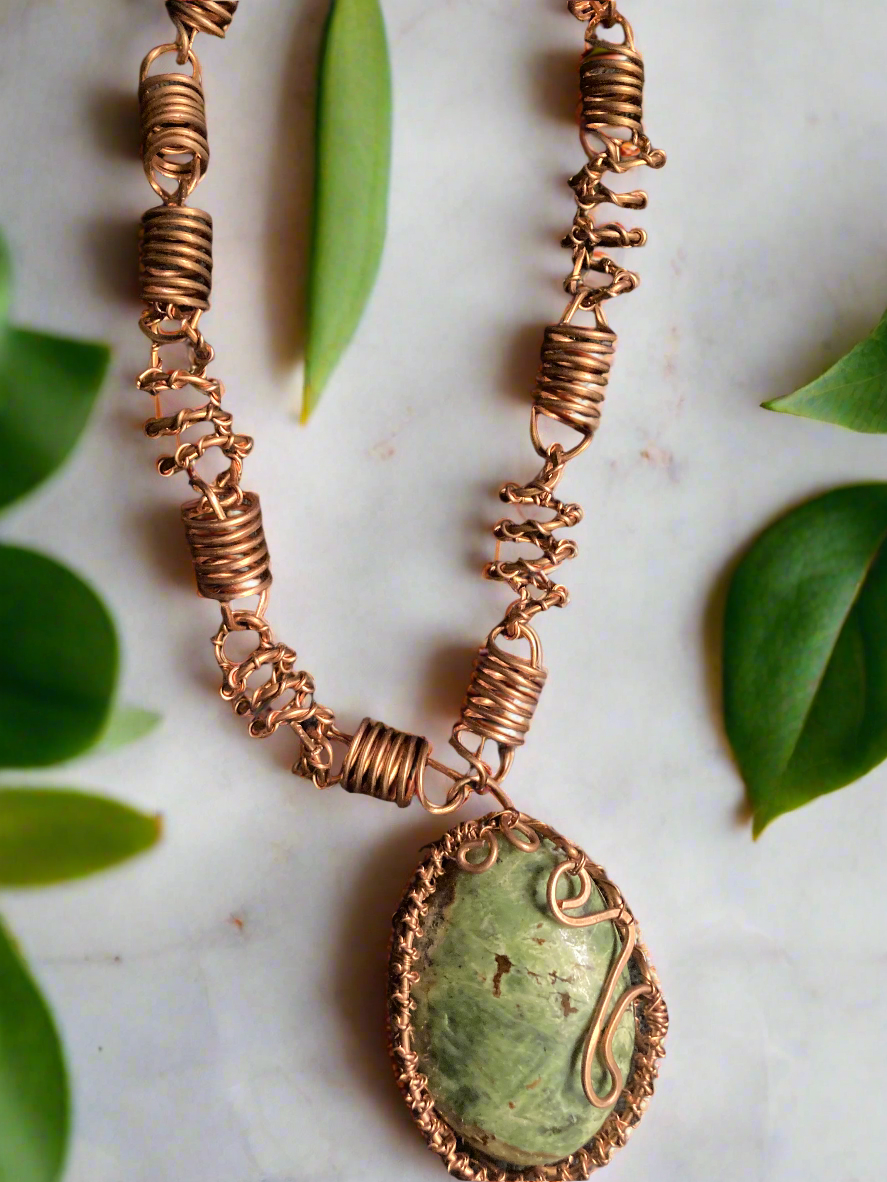 iamevibez Chunky Wire Wrapped Necklace